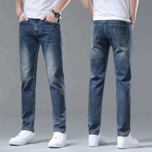 Mäns jeans mode män stretch ljus blå jeans företag lösa klassiska jeans casual denim långa byxor smal fit man cool pappa retro byxor j231222