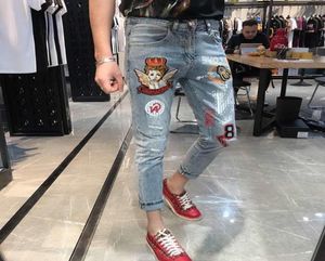 MEN039S Jeans Spring Stickerei Graffiti Trendmarke Mode Fashion Stretch Slim Ripped for Men Graphic Vaqueros Hombre 20217675525