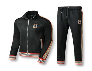 Nuovi tracce di design venduti Pantaloni da design di moda pantaloni a 2 pezzi Sfigre sportive Servite con giacca zippato Stume da colore SUD SUGGI S1576241