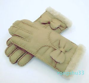 Winter Wool Gloves Bow Warm Gloves Windproof Frostproof Leather Gloves