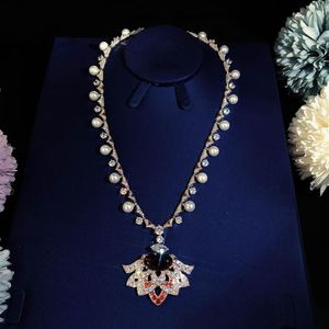 High-End luxuriöser Ball Lady Halskette Party sammeln rote Diamantperlen Halskette Halskette Kreisförmige Sippin271Q
