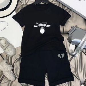 Lyxdesigner mode barnkläder set över hela bokstäverna vita shorts t-shirt set mode Italien mode varumärke sommar barns skatter flickor bomull aaaaa