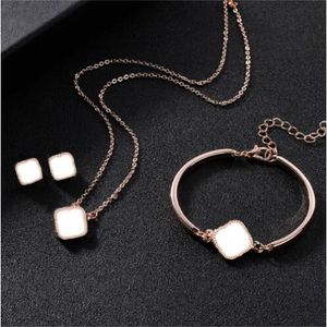 4 Four Leaf Clover Luxury Designer Necklace Jewelry Set Pendant Necklaces Bracelet Stud Earring Women ChristmValentines Day Birthday Gifts No Box Three-piece Set