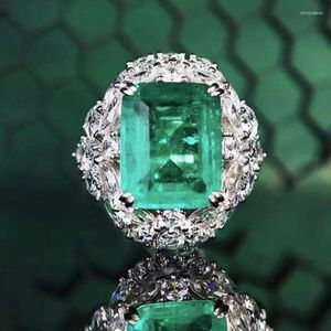 Bröllopsringar Kvinnors simulerade Royal Sapphire Emerald Color Treasure Luxury överdriven blommorformad justerbar ring