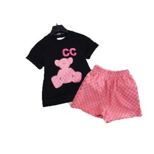 2024 Designer di lusso Set di abbigliamento T-shirt per bambini Rosa cammello pantaloncini moda marchio di moda britannico estate tesori e ragazze in cotone due pezzi