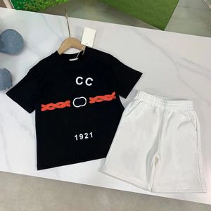 In magazzino 2-14 anni Designer Kids T-shirt pantaloni set di abbigliamento Brand Childre