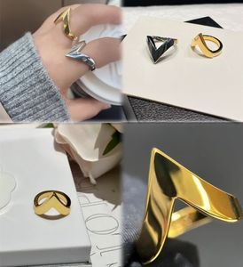 2024 Charming Luxury Love Ring Ring Designer de moda Ring 18K Gold Plated Womens Silver Jewelry Presente de casamento Acessórios de Natal nunca desaparecem 120941