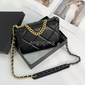 2024 new diamond lattice metal chain retro hand makeup bag shoulder bag dinner bag