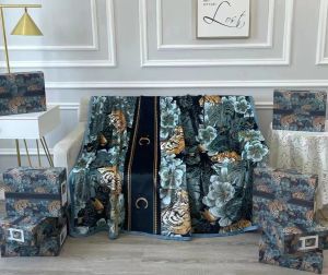 2023 Greito de designer de luxo de inverno espessado sofá cobertor Tiger Jungle Warm Blain