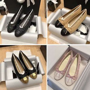 10a Paris Sapatos de designer de luxo Paris sapatos de balé de balé preto feminino Sapatos de marca 2c de couro acolchoados de couro redonda de sapatos de couro feminino de couro feminino