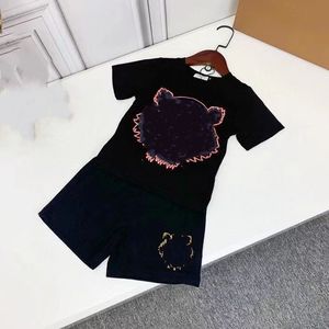 23SS Child Designer Clothe Set Childrens Kids Kort ärm T-shirt Tryck Shorts Set Suit varumärke pojkar Kläder Bomull Tees Fashion Jacket Design Skjortor