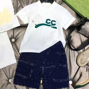 babykläder t shirt barn designer set barn set småbarn kläder 2-14 åldrar tjej pojke t shirt lyx sommar shorts ärm med bokstäver klassisk jacka aaaaa