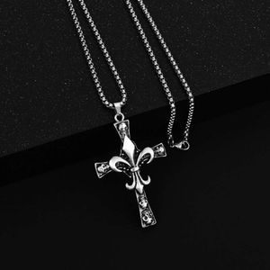 Ch Designer Cross Pendant Necklace Chromes Skull Mens Versatile Accessories Street Personality Alloy Jewelry Heart Sweater Chain Lover Gift Sanskrit New 2024 H7yp