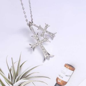 CH Designer Cross Pendant Necklace Chromes Double Diamond Gold Hip Hop Men Kvinnors tröja Hjärtkedjan Lover Gift Sanskrit Luxury Fashion New 2024 Brand Tqyp