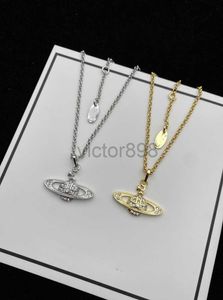 Colares pendentes, designer de marca de moda letra vivene gargantilha luxuosa jóias de jóias de metal colar de pérolas cjeweler westwood para mulher tidal fluxo desig ruka