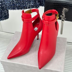 2024 Lüks Kısa Ganimet Siyah Süet Deri Kadın J C Ayak Bileği Botları Lüks Tasarım Kırmızı Ayakkabı Lady Yüksek Topuklu Yan Fermuar İnce Topuk Seksi Pompalar