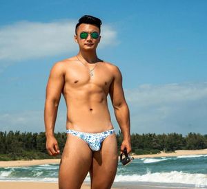 Men039s Swimwear Blue White Stampa di nuoto 2022 Men Shorts Shorts Shorts Shorts Surfing Briefs Sexy Wait Wait Gay Swim Bikinis Sun5559613