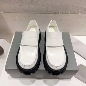 Mocassins casuais de grife, sapatos de couro real masculinos e femininos da moda 35-45