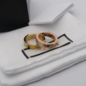 Logo originale Incisione del logo 5mm G Diamond Band Anello 18K Gold Gold Rose Titanium Lettera in acciaio anelli da donna Designer Americi di matrimonio Gioielli Regali di festa della festa Dimensione 6 7 8 9