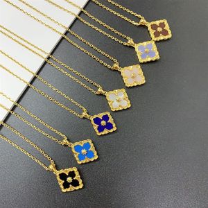 Luxury 18K Gold Clover Designer Pendant Necklaces for Women Cross Chain Choker Italy Famous Brand Retro Vintage Palace Necklace Pa310R