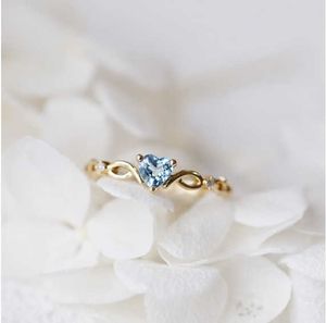 Simple and Fresh Love Zircon Ring with Ocean Blue Heart Shaped Diamond Ring