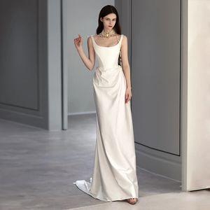 豪華なモダンサテンマーメイドウェディングドレスプラスサイズの長いストラップチャペルブライダルガウンプリーツホワイトガーデンブライドドレス