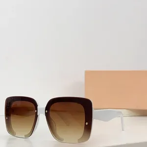 Sonnenbrille 2024 Modemarke Designer Frauen sexy unregelmäßige Platz Männer Retro modern