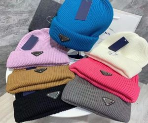 Gorro de lã lisa de inverno, gorro de malha quente, logotipo triangular, gorro curto de pescador para homens e mulheres1007646