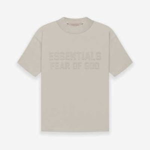 2024 Nya t-shirts av män och kvinnor nordamerikanska high street mode varumärke rädsla essentialtshirt original säsong 8 trendig rad flockning brev tryck lös runda n 597