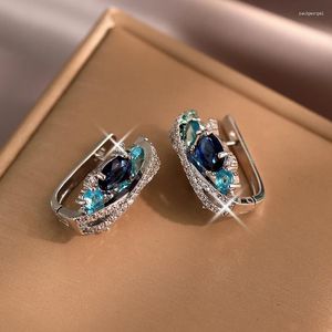 Hoopörhängen Vintage Sparkling Blue Color Creative X Shape Hollow Out Aqua Zircon Zirconia Charmiga smycken Gift Brincos