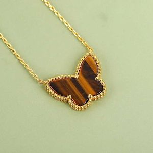 Hänghalsband högkvalitativ 925 Pure Silver Beimu Tiger Eye Stone Fjäril Pendant för kvinnors halsband mångsidiga mode lyxmärke smycken231225