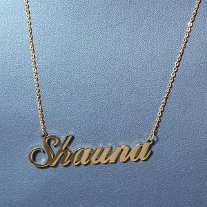 A-Z Nome personalizado Letras de colares de ouro