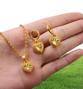 Collana con ciondolo con orecchini a forma di cuore 3 Set in oro massiccio giallo 14k con gioielli da donna Dubai2310059