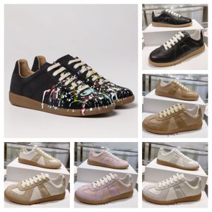 Topp lyxiga designerskor Maisons Margiela Replikera MM6 Cut Out Casual Shoes Casual Maison Mens Trainers Orange Zapatos Running White Skate Sneakers Outdoor Shoe