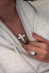 Luxury 925 Sterling Silver Exquisite Bible Women Men Crucifix Charm Simulated Diamond Jewelry9528654のためのイエスペンダントネックレス