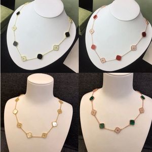 20 Motif Yonca Kolye Elmas Kolyeler Kadınlar İçin Küpe Lüks Takı Tasarımcısı 18K Altın Gümüş Kaplama Kabuk 4/Dört Yaprak Yonca Kolye Moda Mücevher Hediye