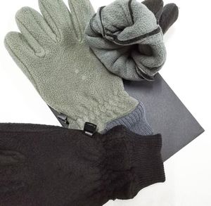 Fashion Winter Five Fingers handskar polär fleece utomhus kvinnlig beröringsskärm kanin hår varm hud för män och kvinnor1492972