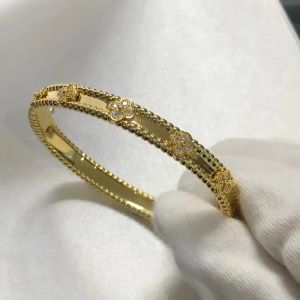 Designer armband smycken klöver bangle märke armband för kvinnor 18k guld pläterad full kristall söt klöver blomma manschett valentin fest gåva