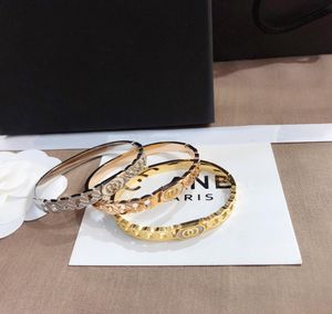 Europa Ameryka Fritillarie Bracelets Boguń Luksusowy projektant biżuterii Kryształ stalowy Kryształ Kobiety 18K Gold Silver Plated Love Prezent 5212719