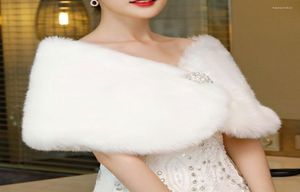 Scarves Elegant Women Wedding Jackets White Black Faux Fur Accessory Bridal Shawl Wraps Cape Winter Evening Party Coat Cloak9455003