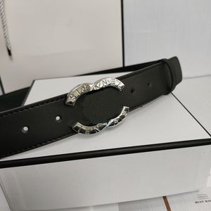 Designer Women Designer Belt Fashion Classic Diamond Belts Luxury Smooth Buckle Jeans Dress Accessories Casual Belt Width 3.0cm