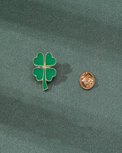 Lucky Green Fourleaf Clover Pins Brosches for Women Gold Plated Plant Emamel Pin Jewelry Student Par Metal Badges Denim Shirt 6177266