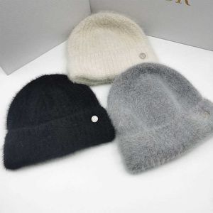 Ny hatt kvinnors höst och vinter kanin hår stickning hatt mångsidig varm mesh röd casual ull hatt öronskydd ärmhuvud kall hatt