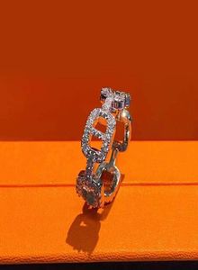 Designers anel moda luxo de alta qualidade mulheres039s jóias personalizado diamante luz luxurys banda anéis versátil jóias b9495409