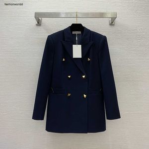 Frauen Jacke Designeranzug luxuriöse Jacken Overmantel doppelte Briefe Revers-Mantel Blazer Hochzeit Abendessen Kleidung 25. Dezember