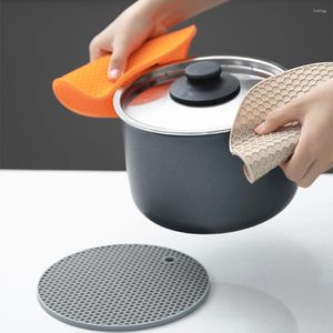 Tavolo tavolino da 18 cm Resistente al calore tappetino in silicone resistente al supporto per vaso non slittata isolamento rotondo ispirato addensato berretto di cucina accessori da cucina