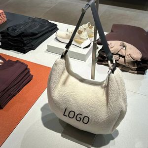 العلامة التجارية 24SS Day Packs Dumpling Women's Bag Pags Men Men Placs Leisure Fleece Handbag Counter Lage Small with Logo White