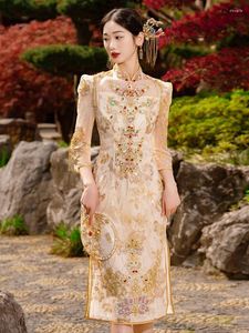 Roupas étnicas Champagne Lantejoulas de Ouro Frisado Borla Borla Cheongsam Casal Chinês Casamento Traje Vestido de Noiva