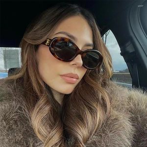 Okulary przeciwsłoneczne 2024 Trend Kobiety moda mody mody Mały kot oko vintage 40194 Shades Lady Luksusowe okulary uv400 okulary