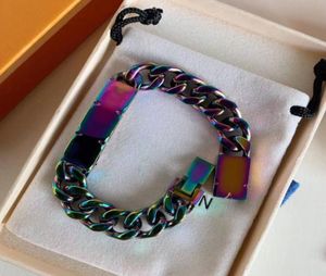 2019 Bracciale da uomo dal design più recente Bracciale con fibbia in lega di alta qualità per uomo e donna per dimensioni regalo 19 cm Con scatola7978698